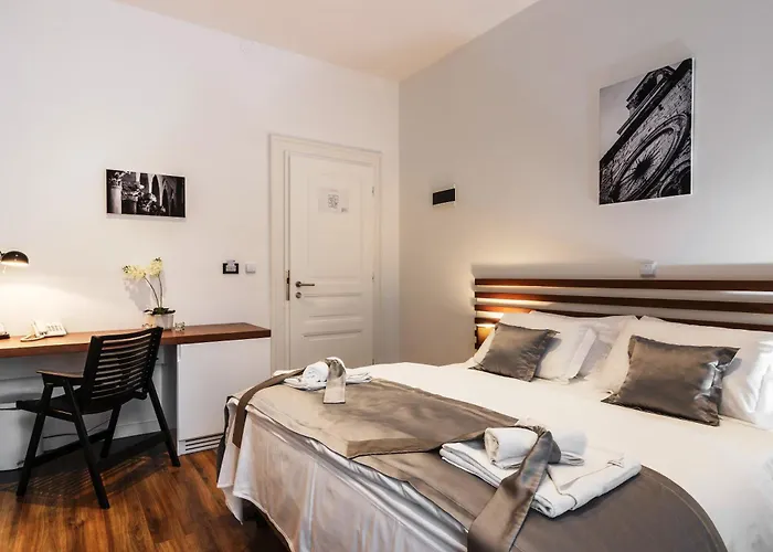 프리마 럭셔리 룸스