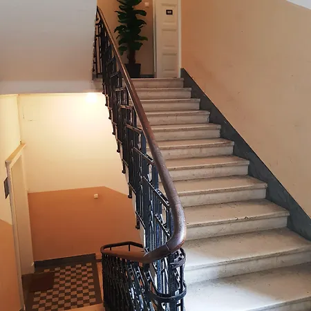 Prima Luxury سبليت