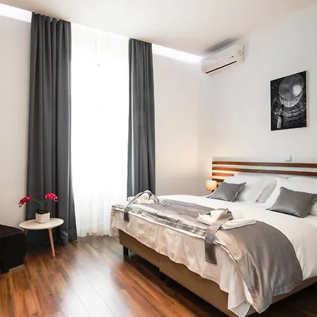 Prima Luxury Nocleg ze śniadaniem 4*
